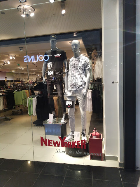 Манекены в стильной одежде